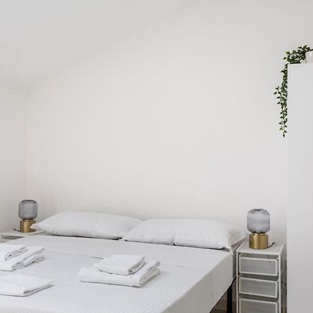 Апартаменты Studio Apt - Duomo 6 Милан Экстерьер фото